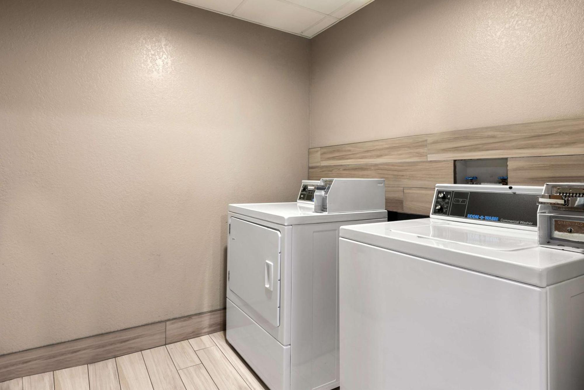 Surestay Plus Hotel By Best Western Tulsa East Exterior photo