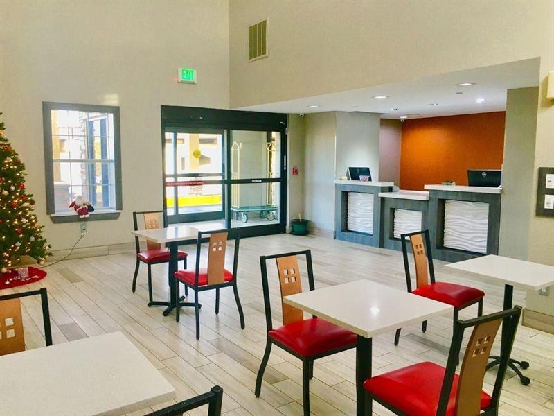 Surestay Plus Hotel By Best Western Tulsa East Exterior photo